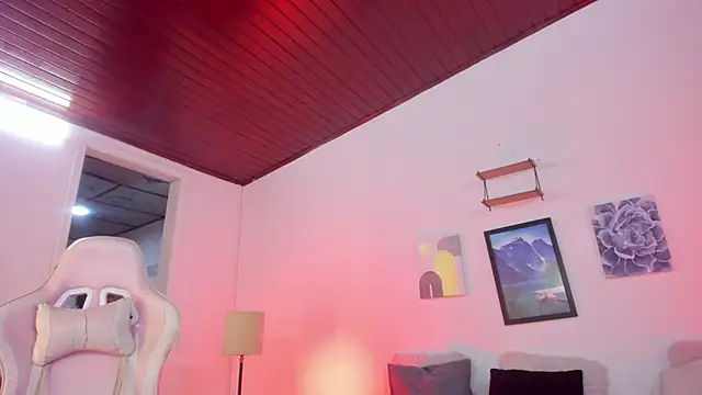 Aliciia cute1 online show from September 14, 9:19 am