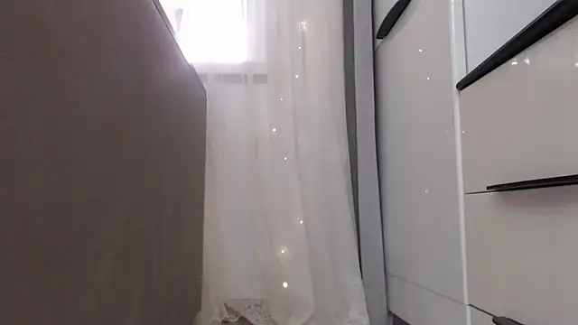  JustmeHere  online show from November 9, 9:29 am