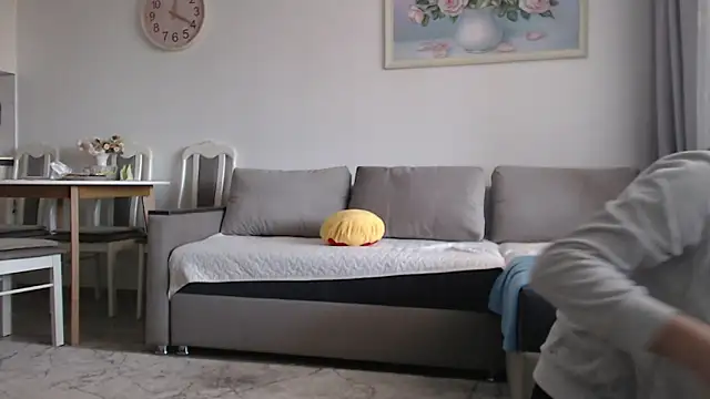  JustmeHere  online show from March 4, 10:10 am