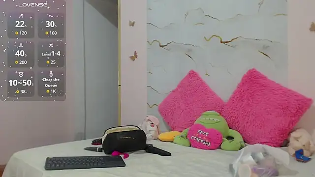 Snapshot of MeganColins1 chatting on March 2, 6:15 pm MeganColins1 online show from March 2, 6:15 pm