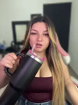 Snapshot of SweetPaige_ chatting on July 20, 2:19 pm SweetPaige online show from July 20, 2:19 pm