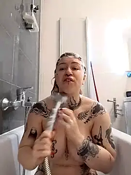 Snapshot of divine_eve chatting on March 31, 4:29 pm divine eve online show from March 31, 4:29 pm