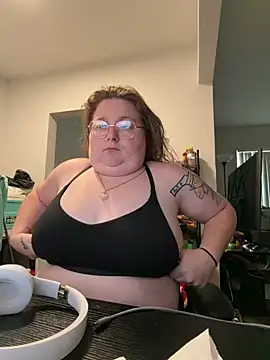 BBW2320 online show from June 14, 11:18 pm