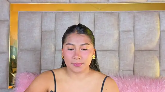 LinnaGardenia online show from February 13, 1:40 pm