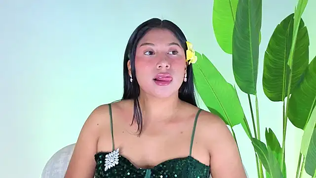 LinnaGardenia online show from April 27, 2:15 pm