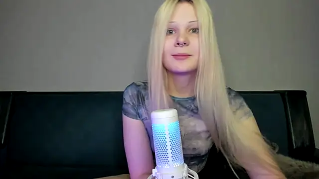 Snapshot of sashakiss99 chatting on January 3, 11:25 am sashakiss99 online show from January 3, 11:25 am