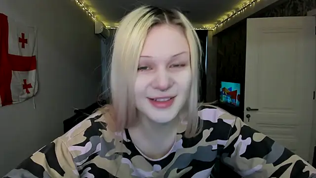 Snapshot of sashakiss99 chatting on January 23, 10:11 am sashakiss99 online show from January 23, 10:11 am