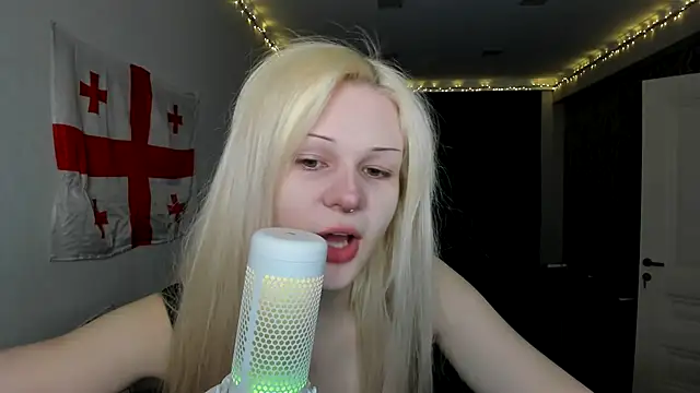 Snapshot of sashakiss99 chatting on February 28, 5:59 pm sashakiss99 online show from February 28, 5:59 pm