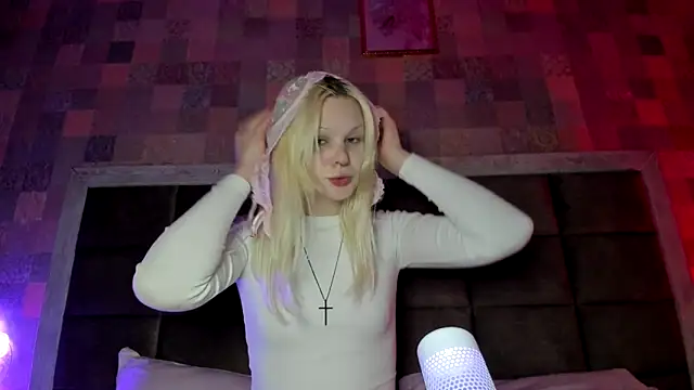 Snapshot of sashakiss99 chatting on September 30, 5:07 pm sashakiss99 online show from September 30, 5:07 pm