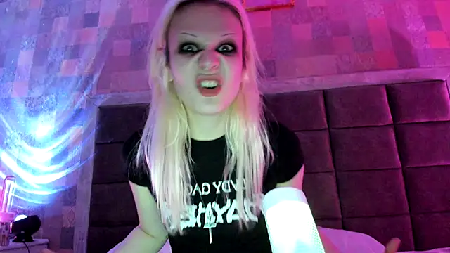 Snapshot of sashakiss99 chatting on October 27, 1:53 am sashakiss99 online show from October 27, 1:53 am