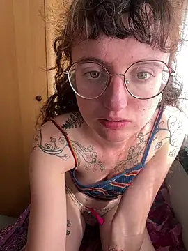 Snapshot of _foxygirl_ chatting on April 27, 3:10 pm foxygirl online show from April 27, 3:10 pm