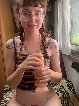 Snapshot of _foxygirl_ chatting on May 29, 5:00 pm foxygirl online show from May 29, 5:00 pm
