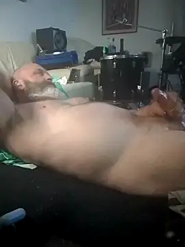 Snapshot of iambradz chatting on November 6, 2:18 pm iambradz online show from November 6, 2:18 pm