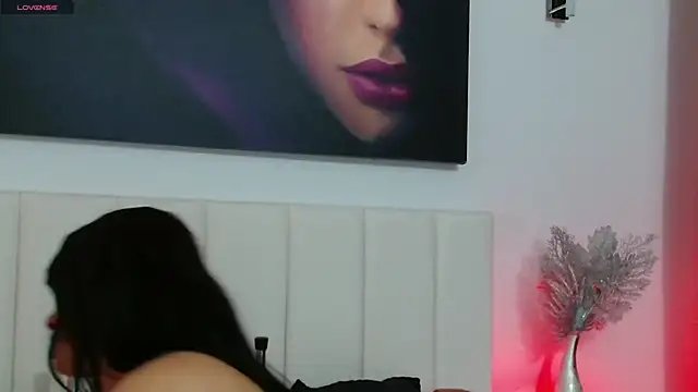 AnnaRos online show from February 26, 7:05 pm