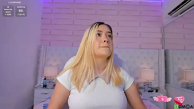 Yaaky  online show from December 13, 1:26 am