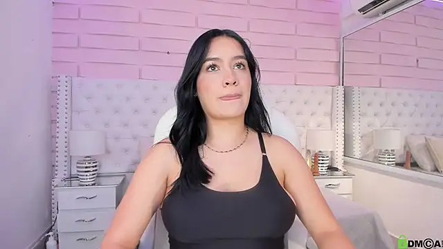 Yaaky  online show from February 7, 2:37 pm