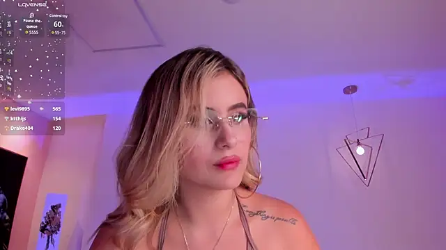 AnnaBrooks1 online show from March 8, 2:04 am