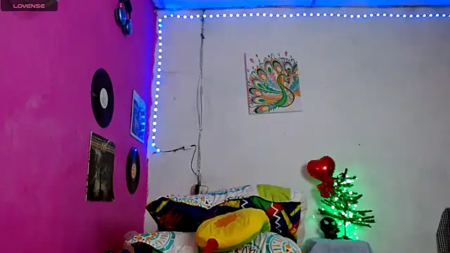 sensitive brunette online show from January 4, 2:35 am