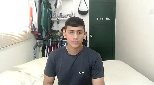 Snapshot of StivMike01 chatting on January 23, 3:32 pm StivMike01 online show from January 23, 3:32 pm