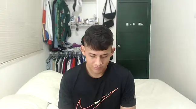 Snapshot of StivMike01 chatting on January 28, 12:26 am StivMike01 online show from January 28, 12:26 am