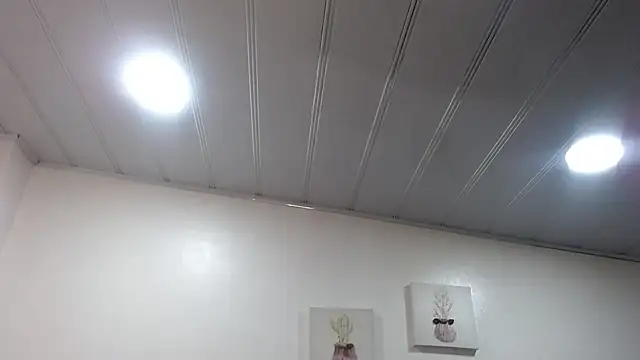 Snapshot of candy_lux_ chatting on February 20, 3:52 pm candy lux online show from February 20, 3:52 pm