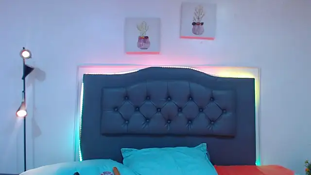 Snapshot of candy_lux_ chatting on October 12, 8:08 pm candy lux online show from October 12, 8:08 pm