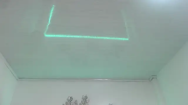 Snapshot of candy_lux_ chatting on December 1, 7:30 pm candy lux online show from December 1, 7:30 pm