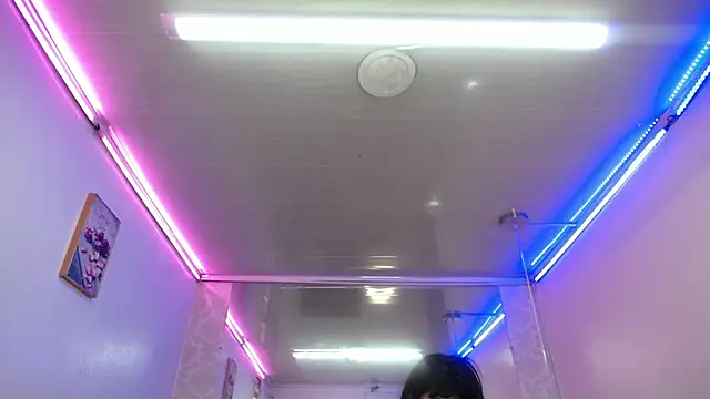 Snapshot of candy_lux_ chatting on February 12, 9:32 pm candy lux online show from February 12, 9:32 pm