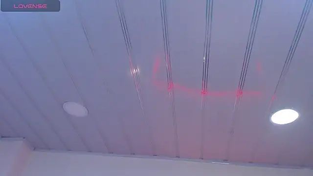 Snapshot of candy_lux_ chatting on February 15, 2:36 pm candy lux online show from February 15, 2:36 pm