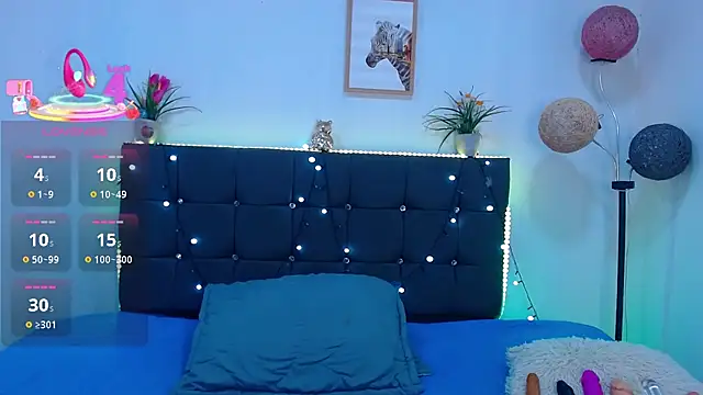 Snapshot of candy_lux_ chatting on February 23, 8:50 pm candy lux online show from February 23, 8:50 pm