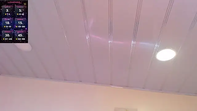Snapshot of candy_lux_ chatting on May 21, 1:07 pm candy lux online show from May 21, 1:07 pm