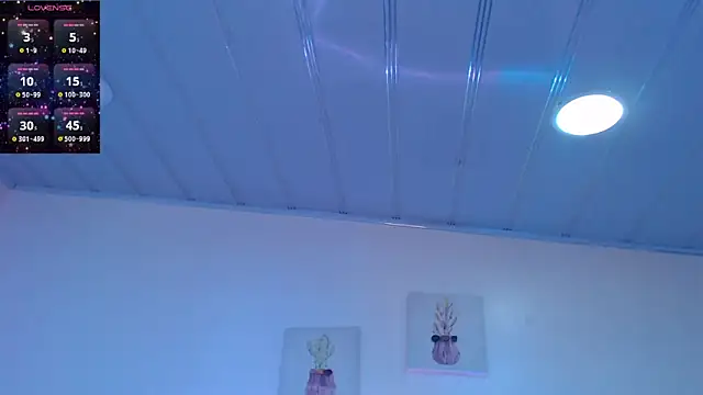 Snapshot of candy_lux_ chatting on May 22, 1:39 pm candy lux online show from May 22, 1:39 pm