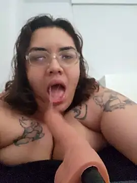 WitchiKitti online show from March 19, 5:22 am