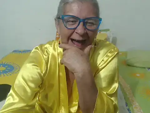 Snapshot of candy_mature_ chatting on January 24, 1:03 am candy mature online show from January 24, 1:03 am