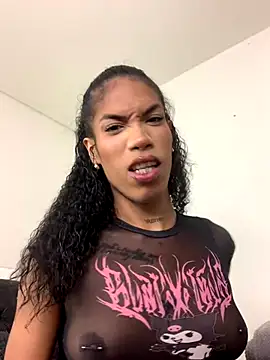 Snapshot of turabbitxx chatting on October 25, 2:41 am turabbitxx online show from October 25, 2:41 am