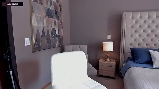 vangie  online show from December 3, 5:44 pm