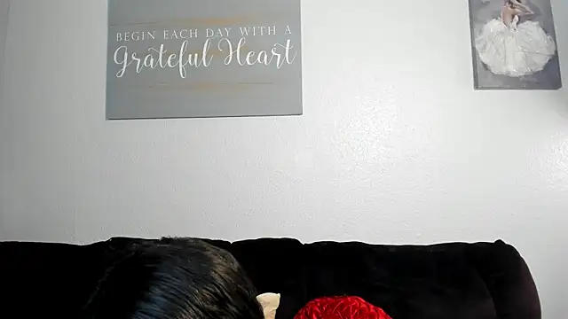 yiauana online show from February 28, 10:20 am