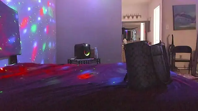 yiauana online show from February 22, 2:13 am