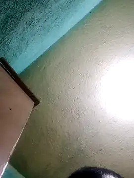 Snapshot of crowten chatting on December 8, 10:57 pm crowten online show from December 8, 10:57 pm