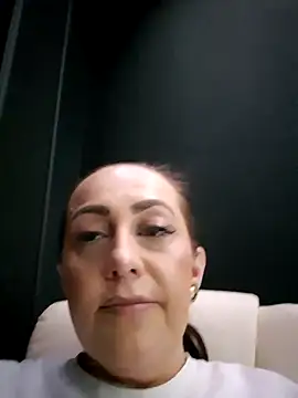 AvaLloyd online show from February 18, 3:10 am