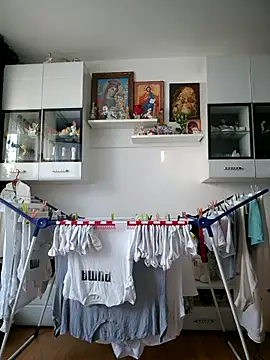 AvaLloyd online show from February 20, 2:35 pm