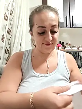 AvaLloyd online show from September 29, 2:38 am