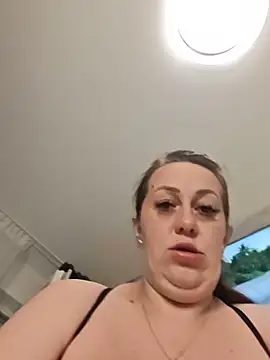 AvaLloyd online show from June 10, 2:23 am