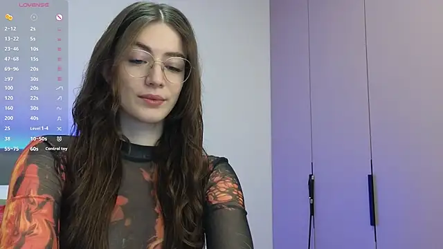 Snapshot of Ester_Hill chatting on October 20, 10:32 pm Ester Hill online show from October 20, 10:32 pm