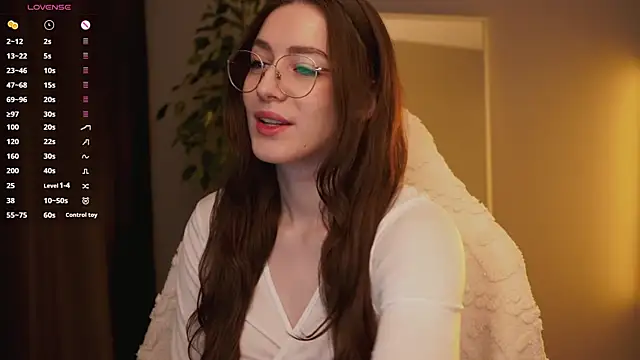 Snapshot of Ester_Hill chatting on November 11, 1:05 am Ester Hill online show from November 11, 1:05 am