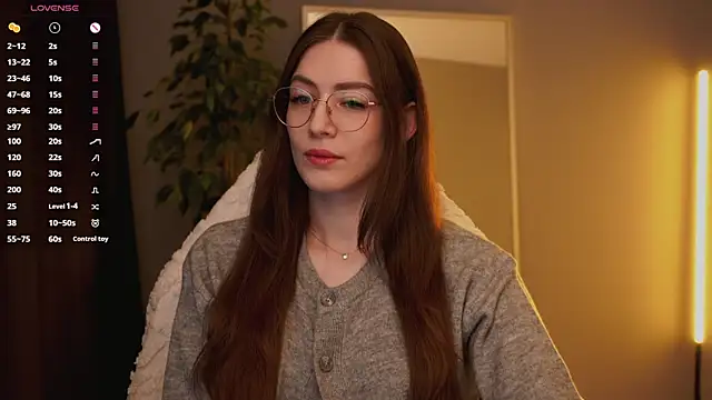 Snapshot of Ester_Hill chatting on November 17, 1:11 am Ester Hill online show from November 17, 1:11 am