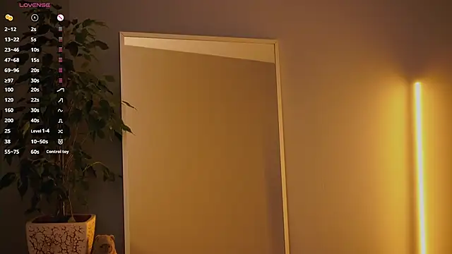 Snapshot of Ester_Hill chatting on December 1, 1:54 am Ester Hill online show from December 1, 1:54 am