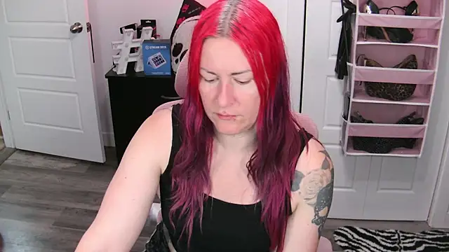 Snapshot of gennyrock chatting on June 22, 2:03 pm gennyrock online show from June 22, 2:03 pm