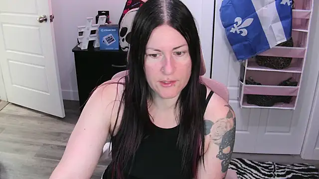 Snapshot of gennyrock chatting on July 24, 11:41 am gennyrock online show from July 24, 11:41 am