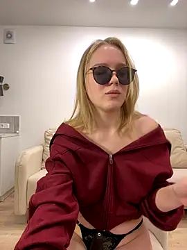 Snapshot of Little_Forest_ELF chatting on November 2, 5:59 pm Little Forest ELF online show from November 2, 5:59 pm